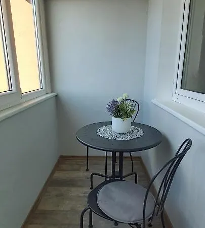 Apartamentai Su Balkonu Prie Akropolio Taikos Pr 48 Apartment *