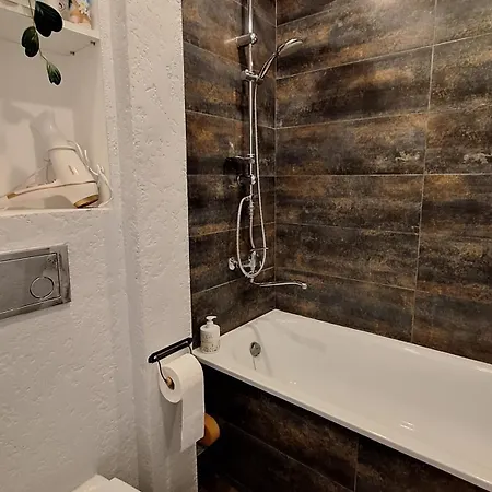 Apartamentai Su Balkonu Prie Akropolio Taikos Pr 48 Apartman